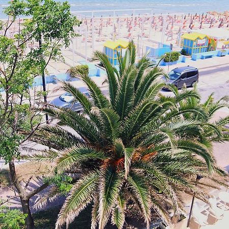 Hotel Dinarica Marotta Eksteriør bilde
