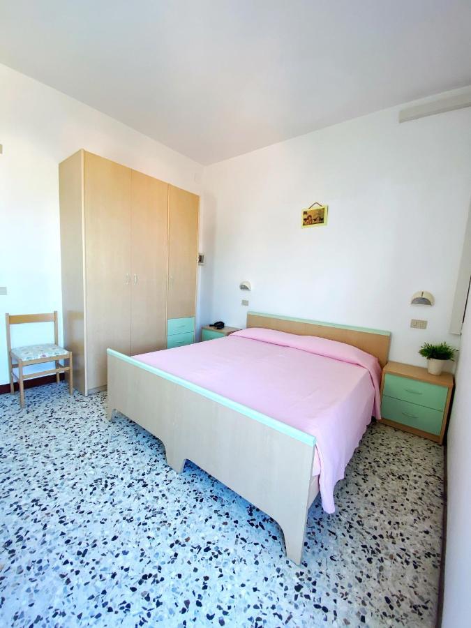 Hotel Dinarica Marotta Eksteriør bilde