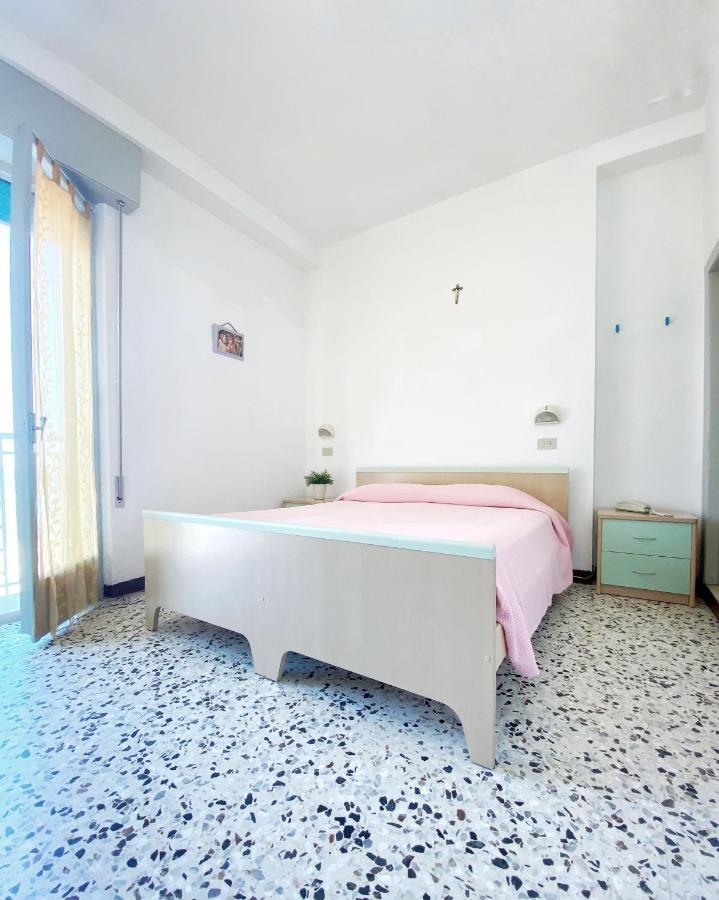 Hotel Dinarica Marotta Eksteriør bilde