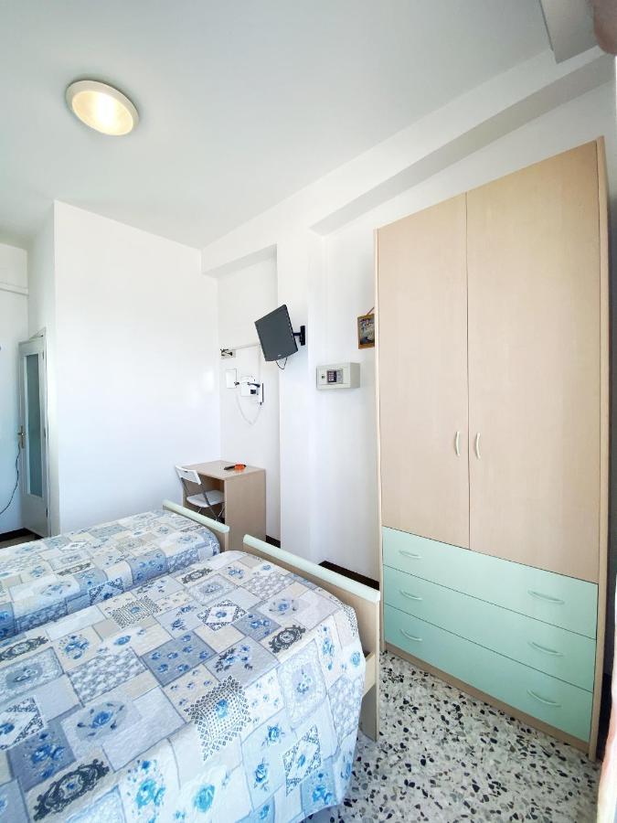Hotel Dinarica Marotta Eksteriør bilde