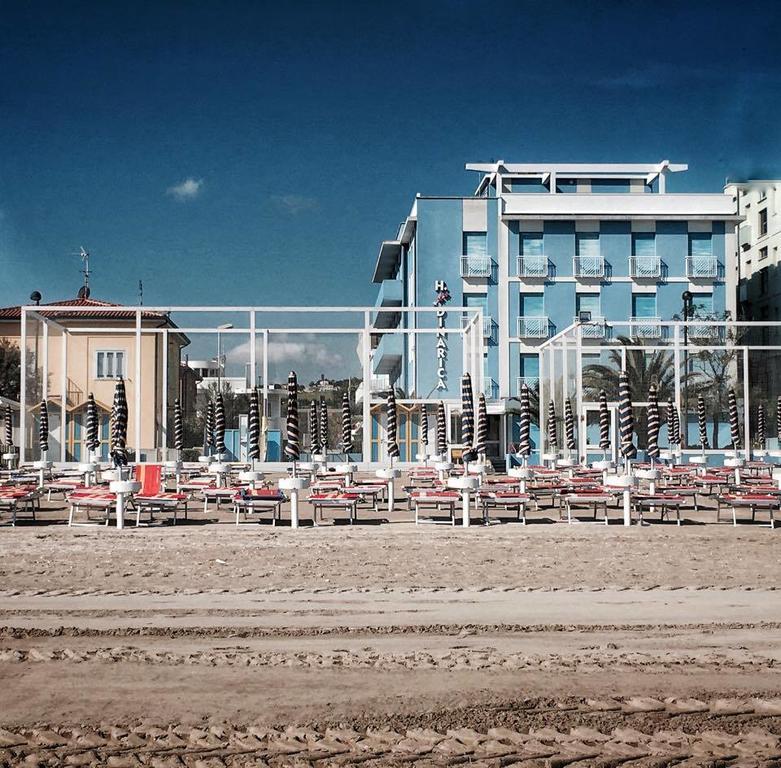 Hotel Dinarica Marotta Eksteriør bilde