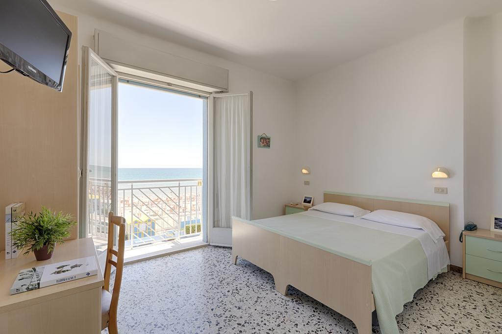 Hotel Dinarica Marotta Eksteriør bilde