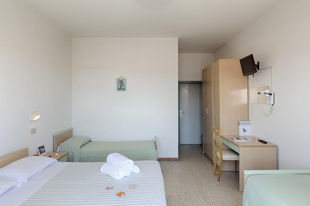 Hotel Dinarica Marotta Eksteriør bilde